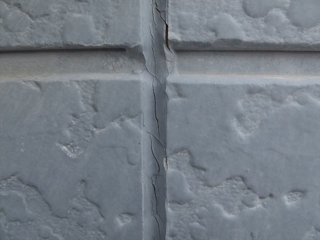 目地にシーリング材